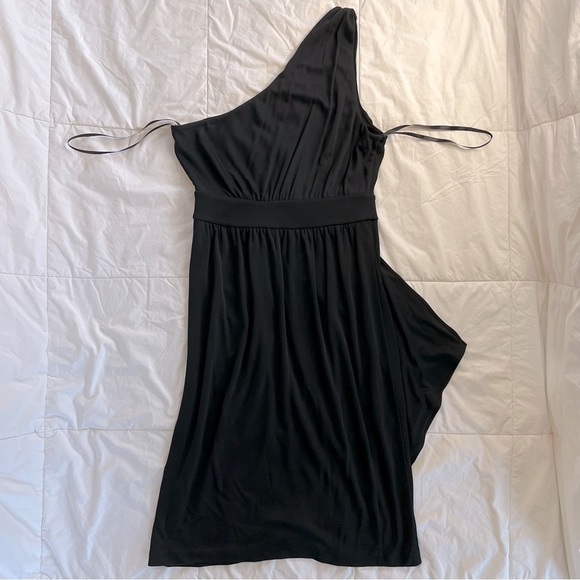 Diane Von Furstenberg | Black One-Shoulder Dress in Drapey Fabric | Size Small - Picture 7 of 10
